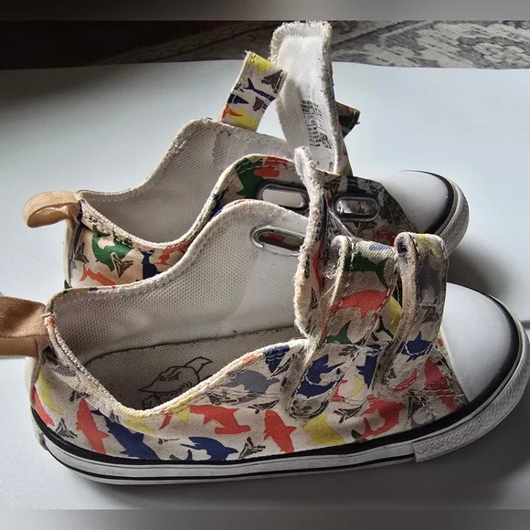 Converse Kids' Colorful Shark Print Sneakers - Picture 2 of 9